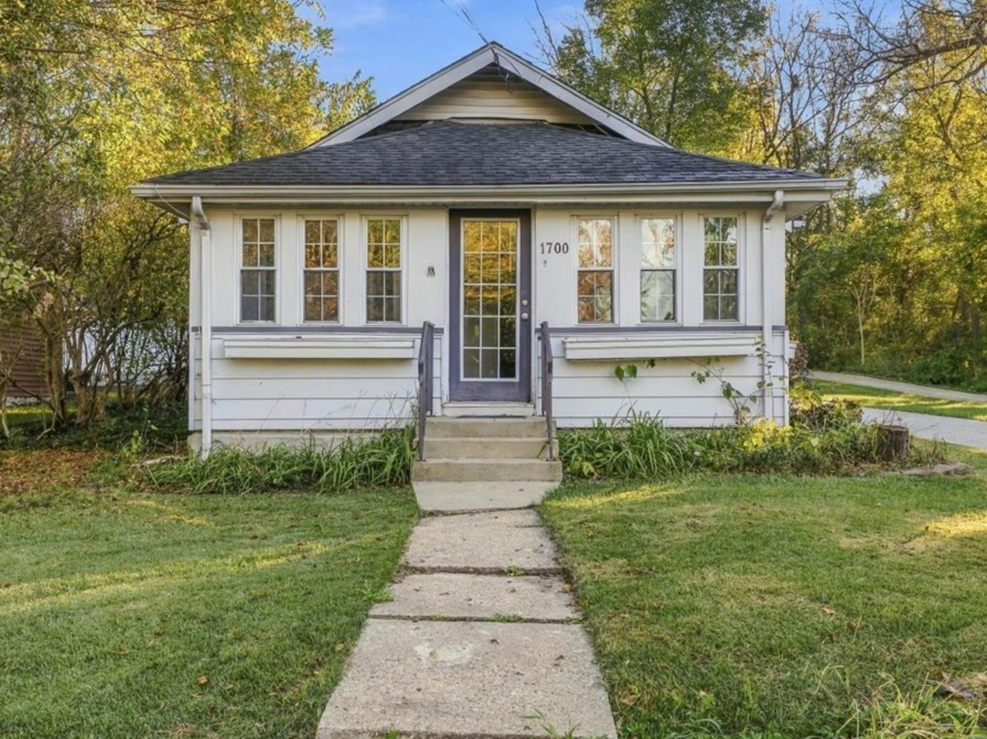 1700 Riverside Avenue Property Photo 1