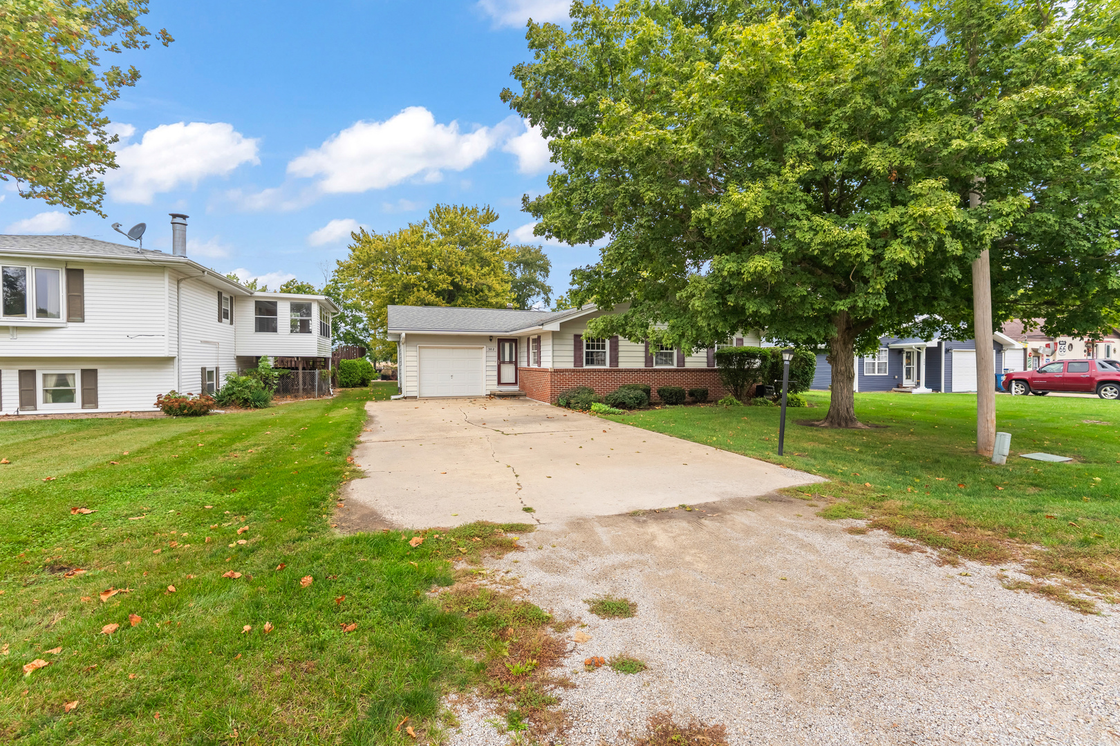 302 E Jackson Street Property Photo 1