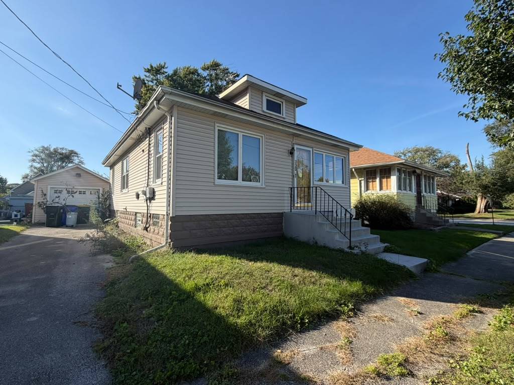 320 Blackstone Street Property Photo 2