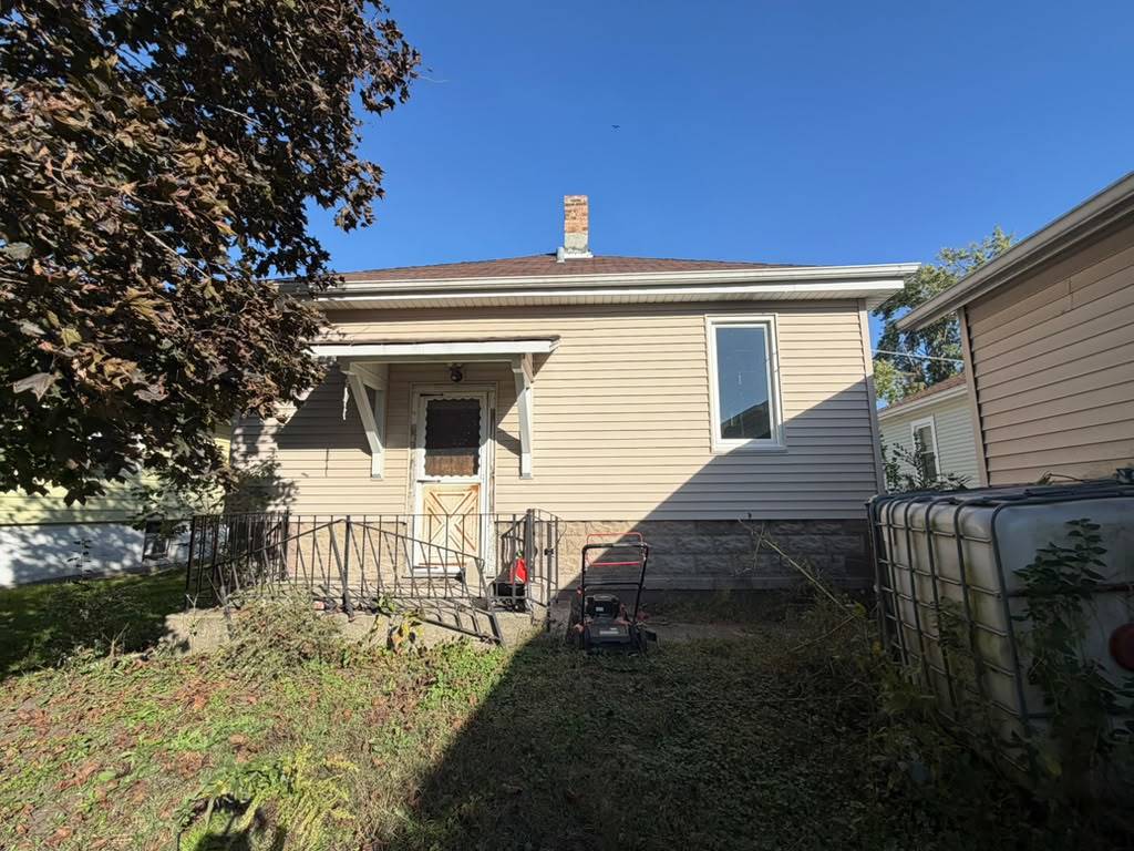 320 Blackstone Street Property Photo 9