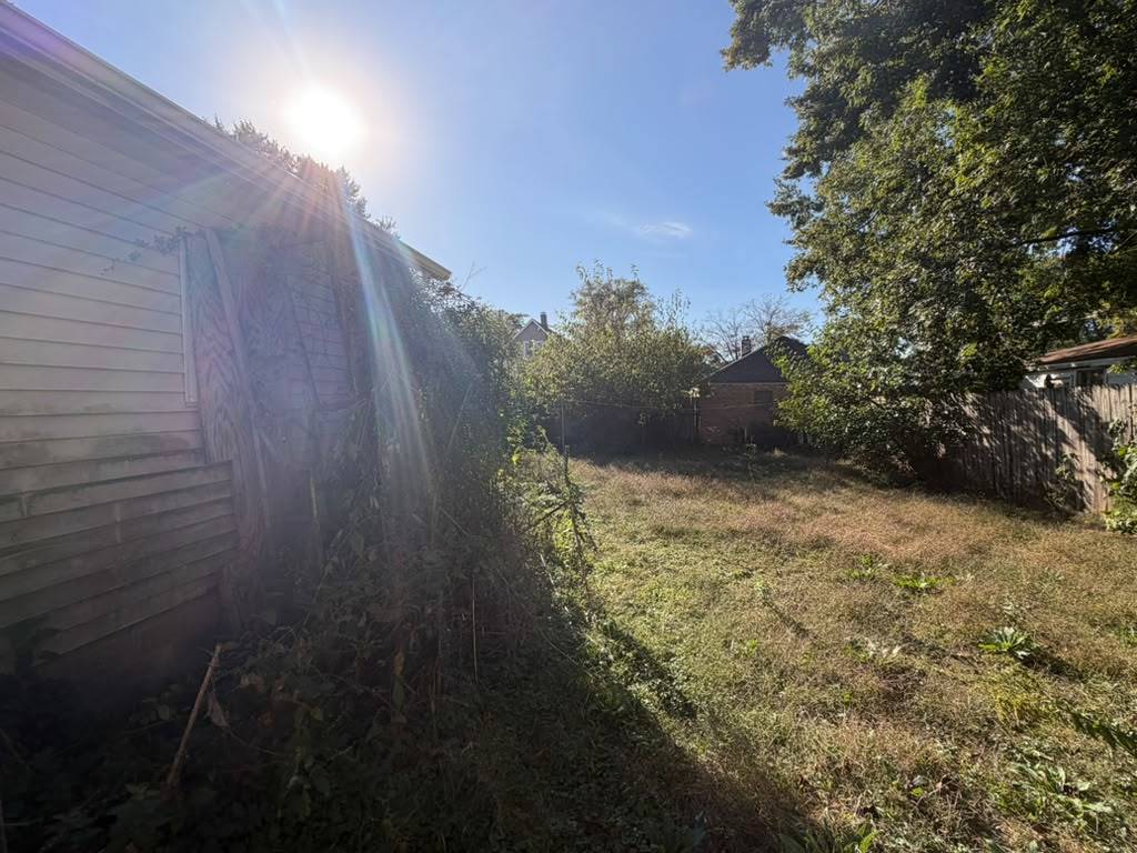 320 Blackstone Street Property Photo 11