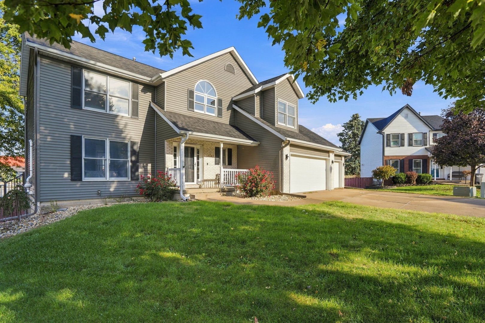5182 Dove Court Property Photo 2