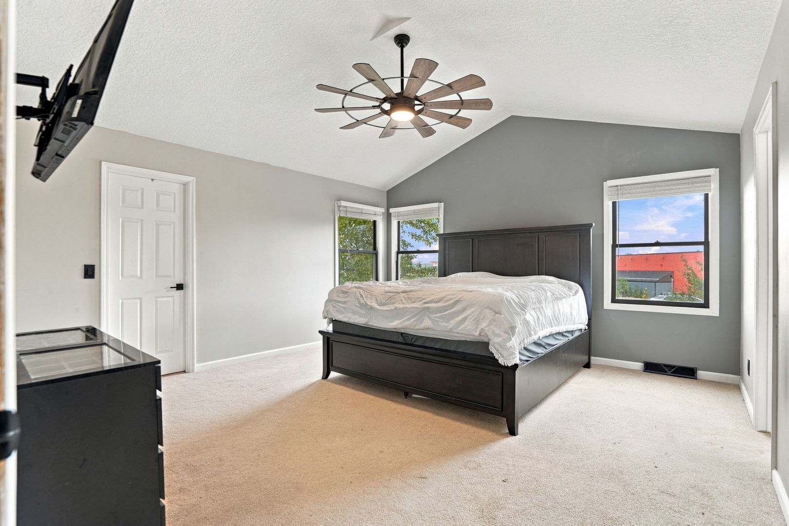 5182 Dove Court Property Photo 12