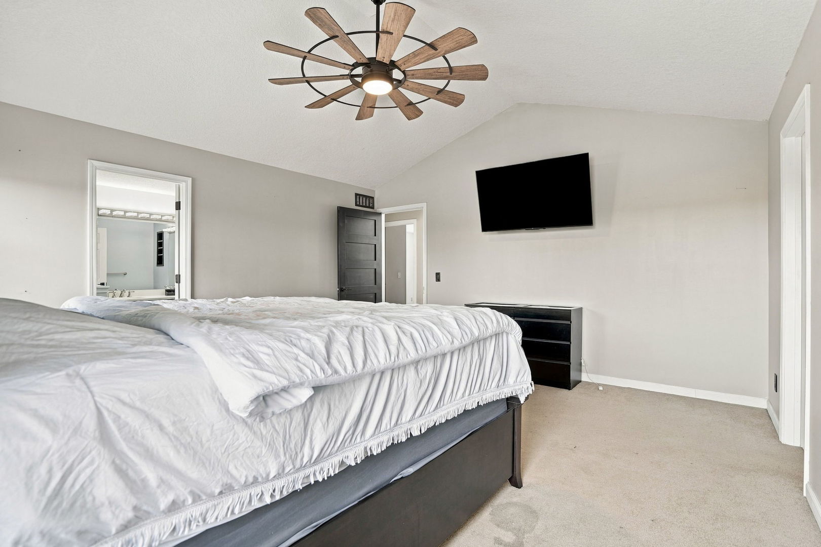 5182 Dove Court Property Photo 13