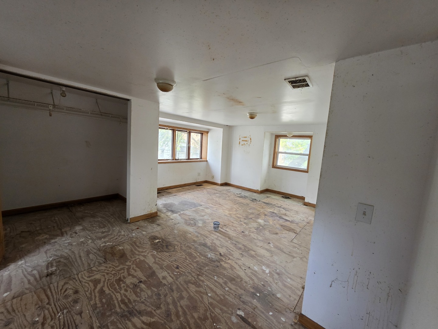 120 Roosevelt Avenue Property Photo 9