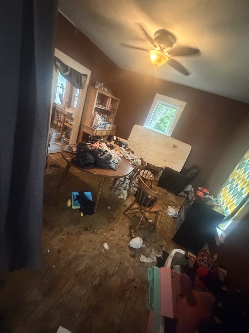 904 44th Street Property Photo 3