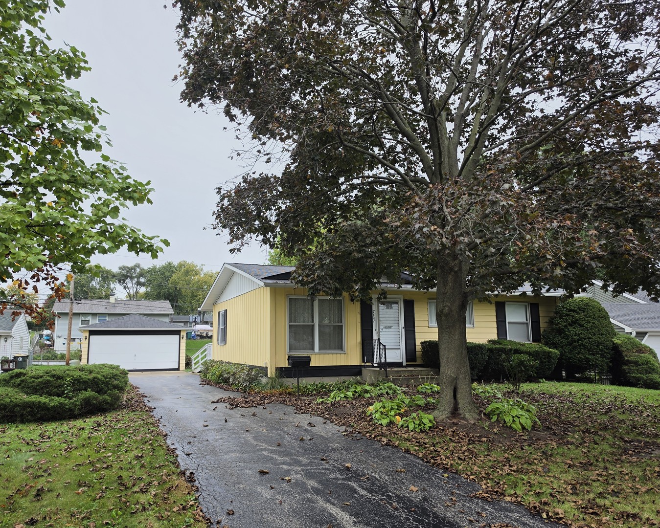 7637 Woodridge Drive Property Photo 1