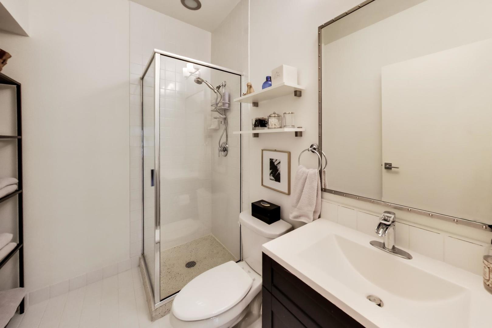 547 S Clark Street 401 Property Photo 17
