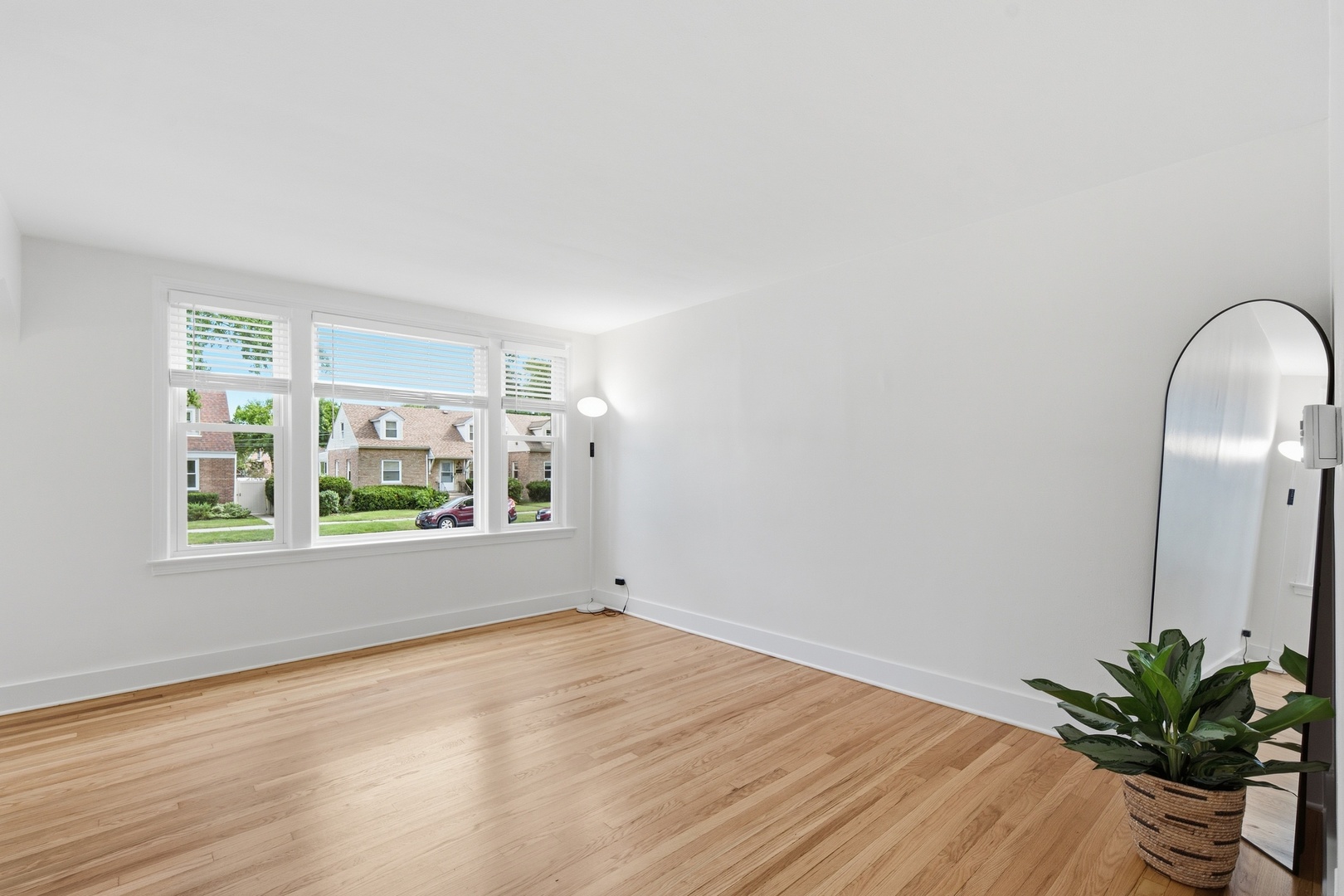 3226 Grand Boulevard Property Photo 5