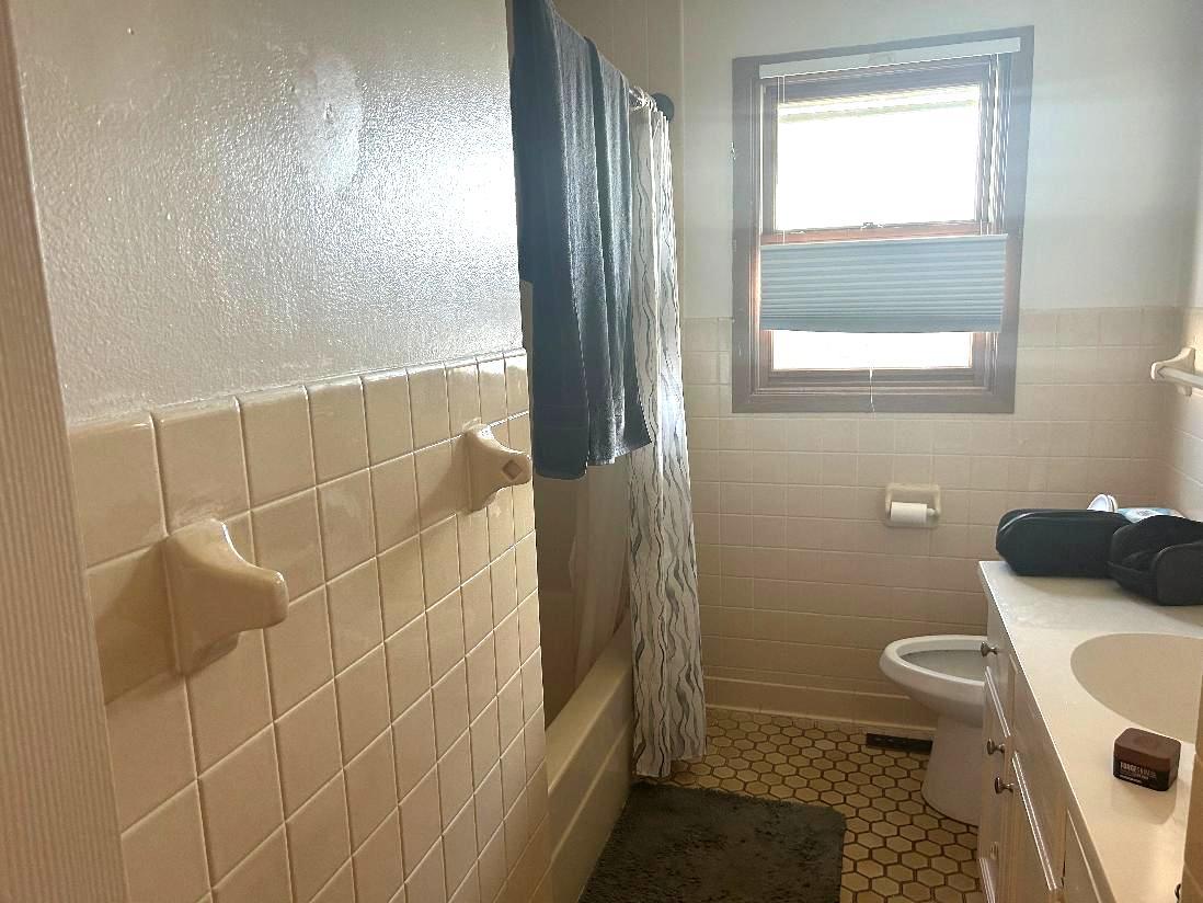 3807 Main Street Property Photo 5