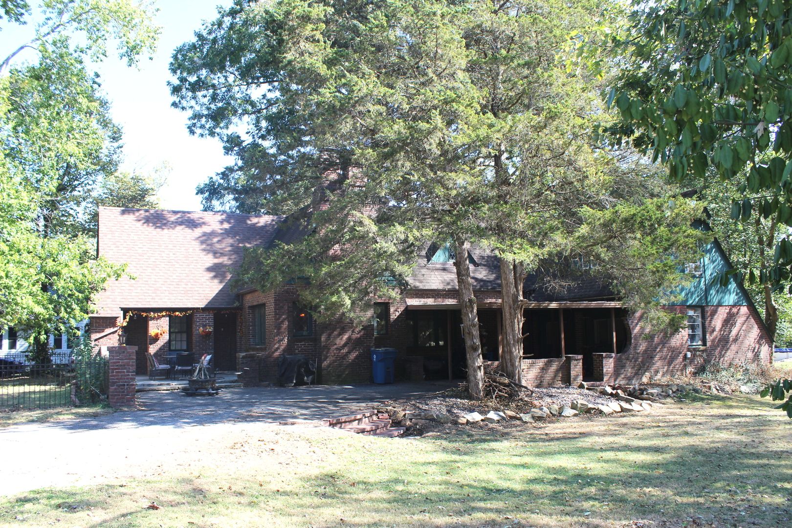1032 Fairfield Road Property Photo 1