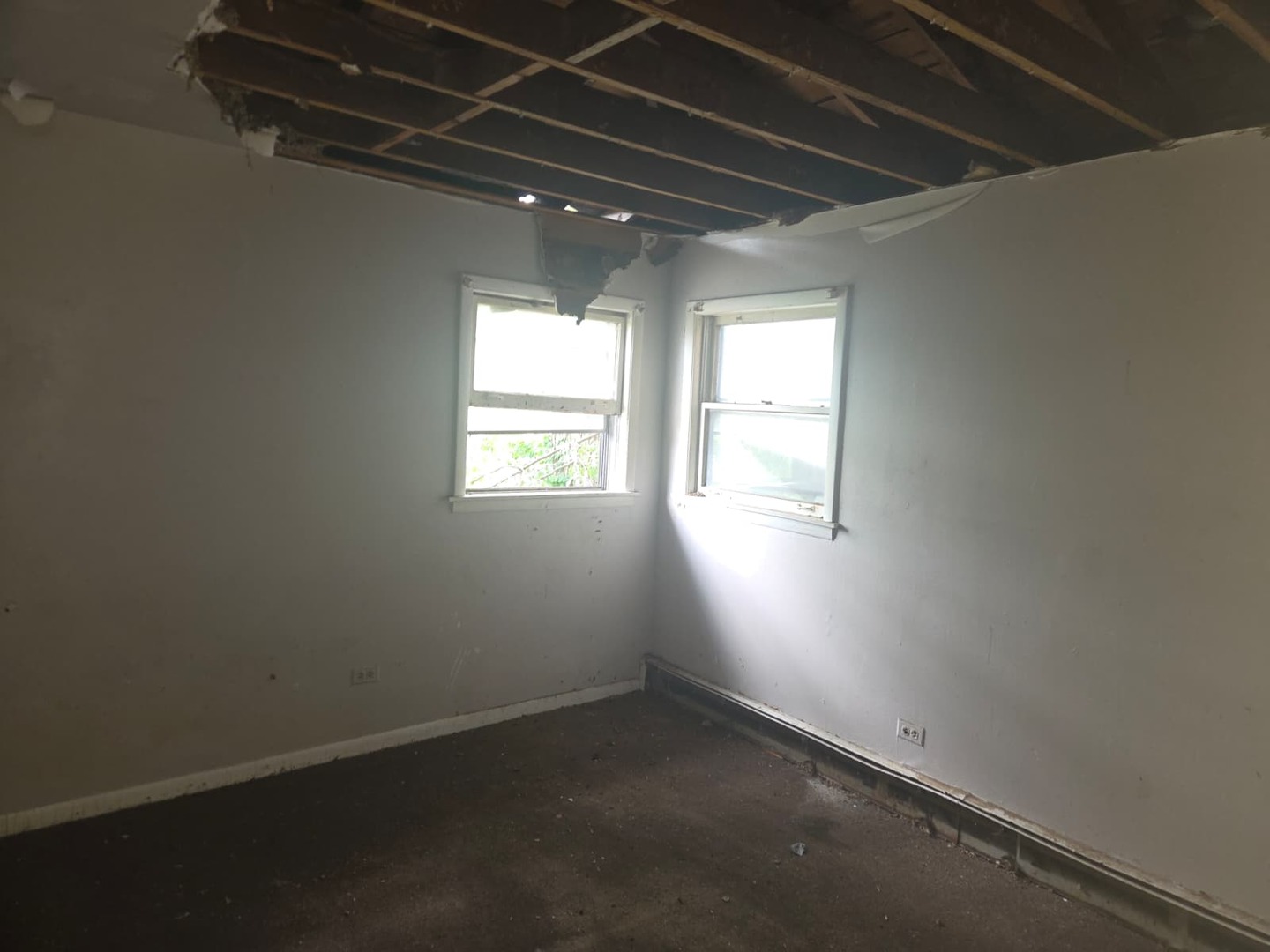 8045 S Carpenter Street Property Photo 7