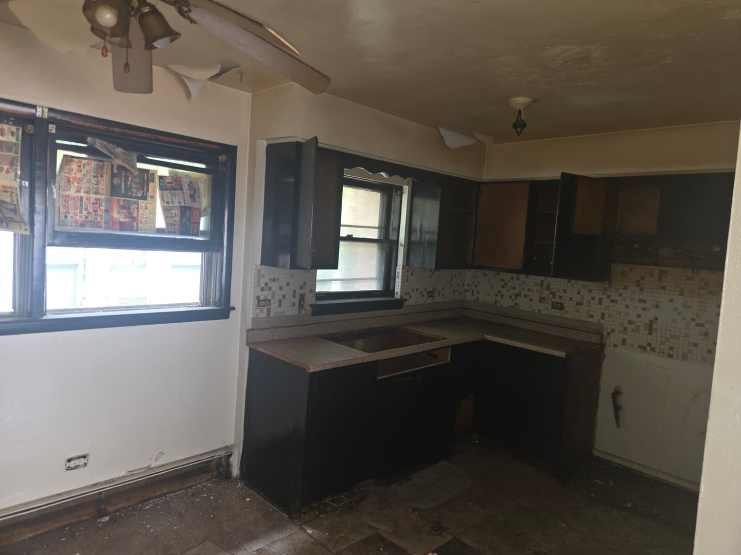 8045 S Carpenter Street Property Photo 9