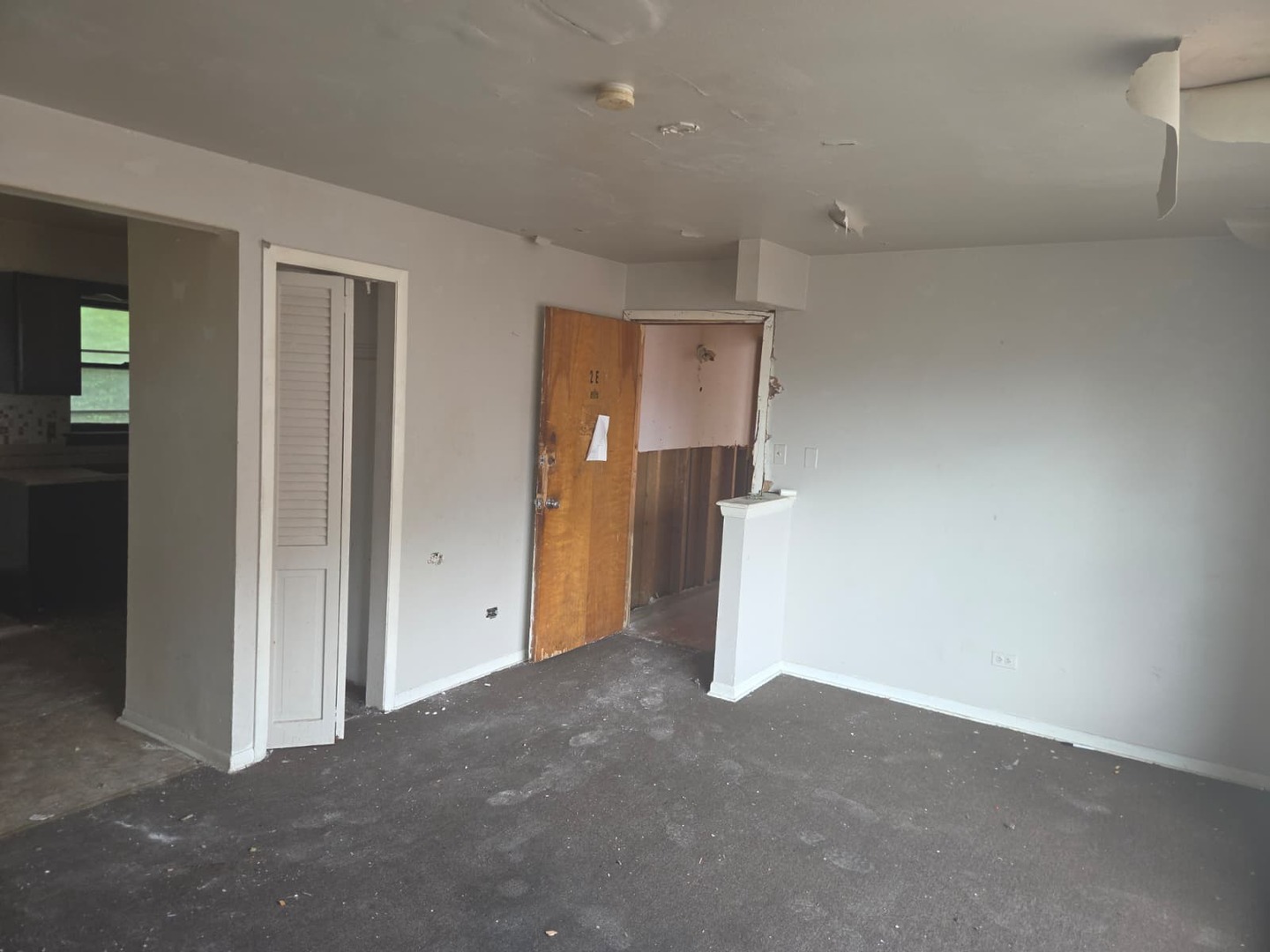 8045 S Carpenter Street Property Photo 10