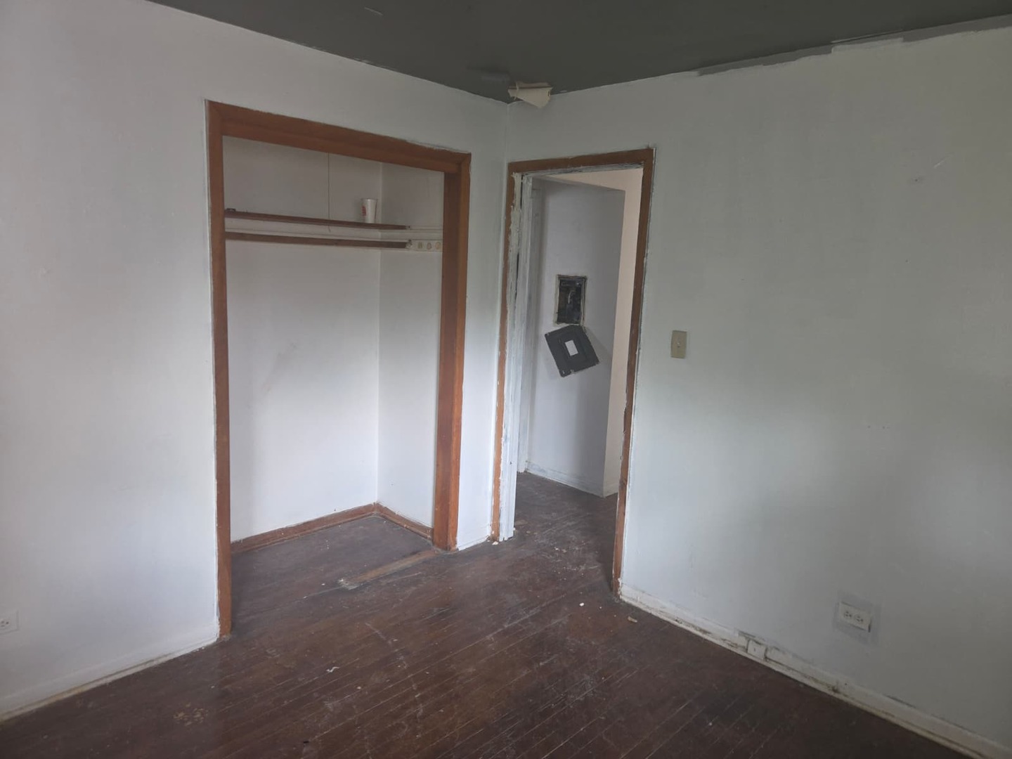 8045 S Carpenter Street Property Photo 12