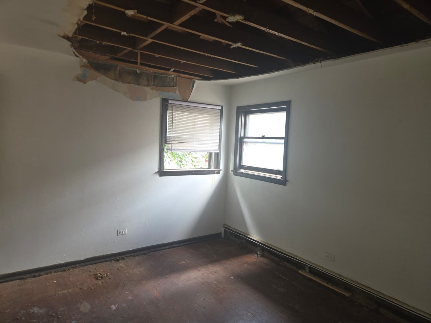 8045 S Carpenter Street Property Photo 15