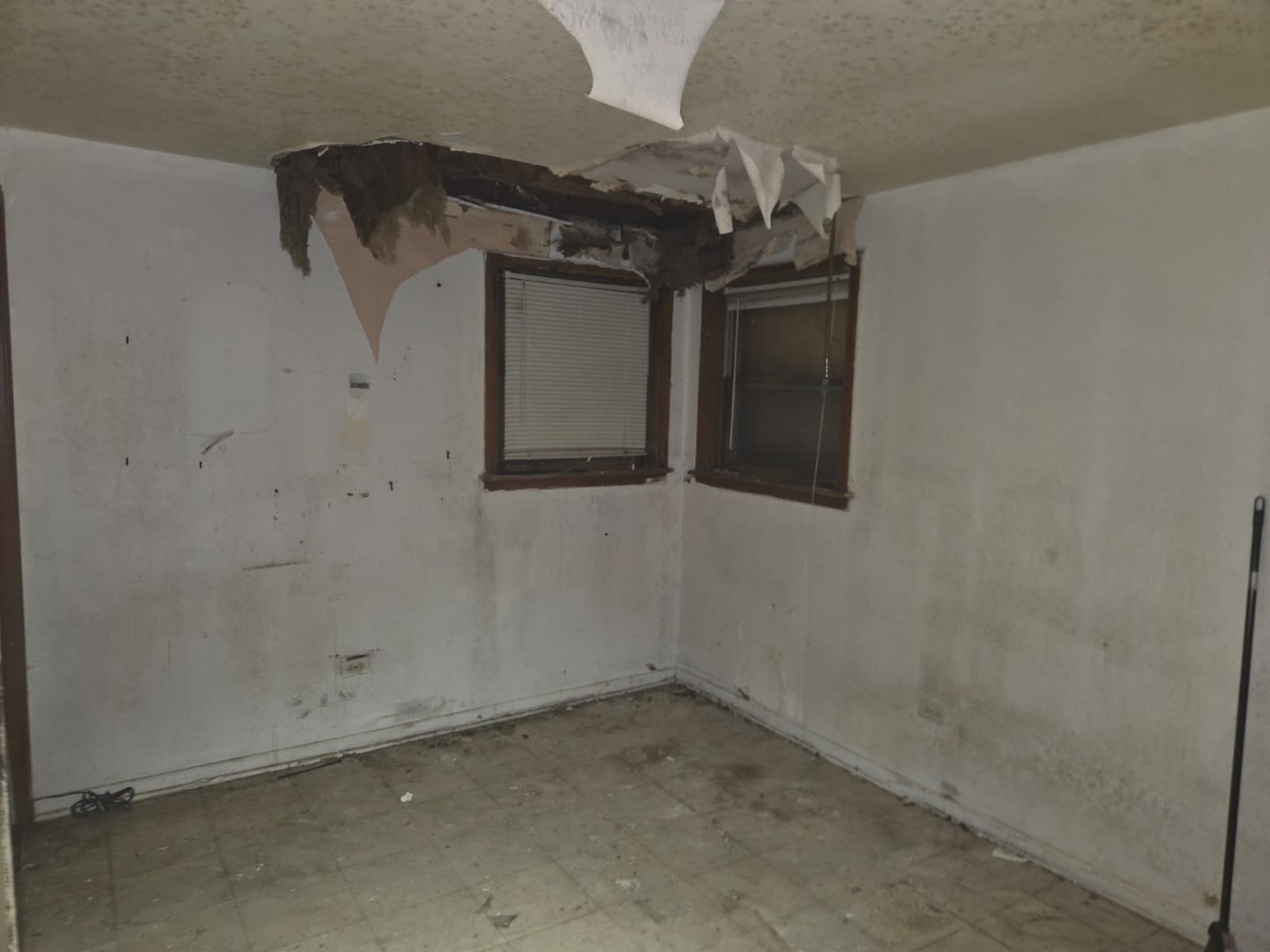8045 S Carpenter Street Property Photo 34