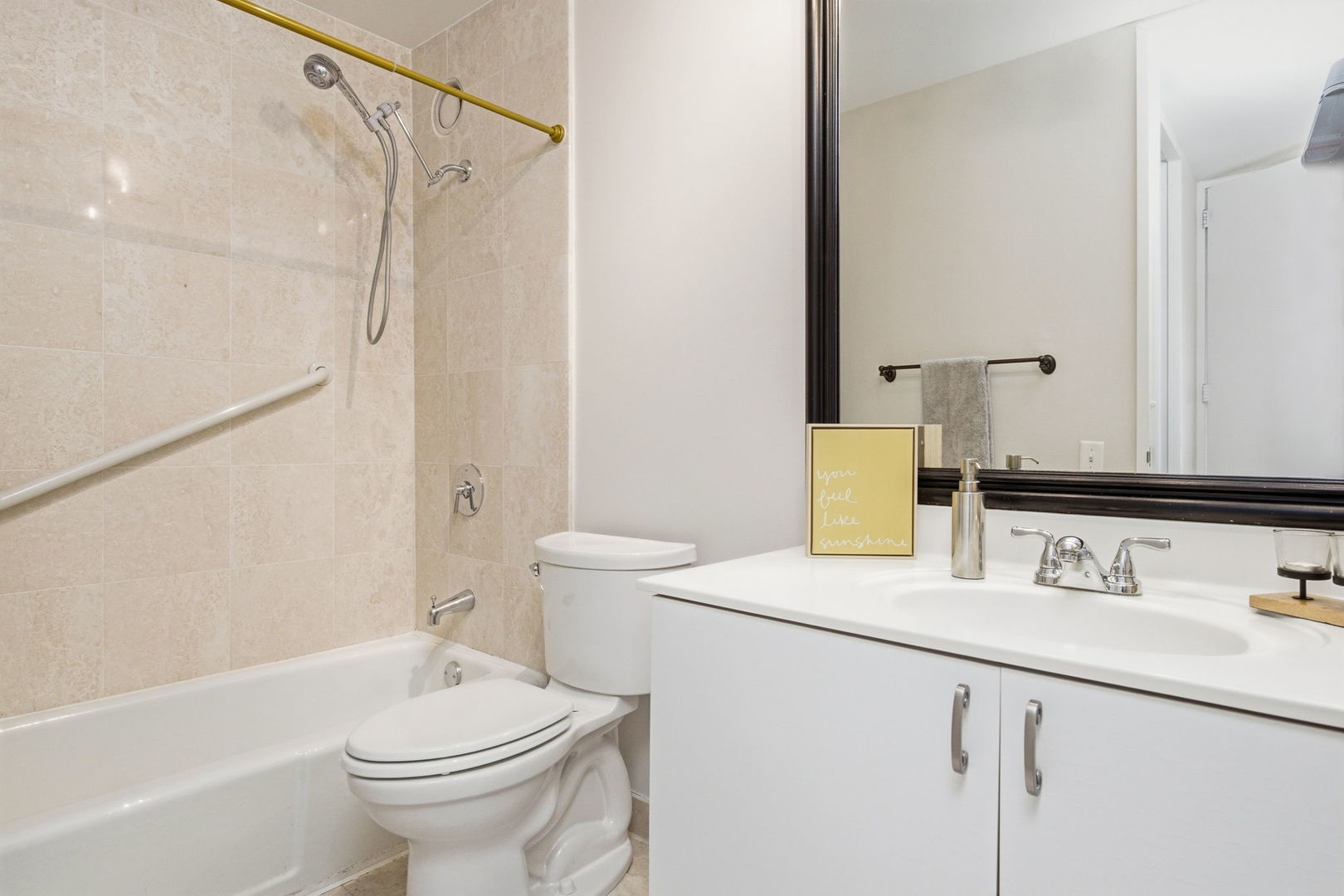345 W Fullerton Parkway 1701 Property Photo 19