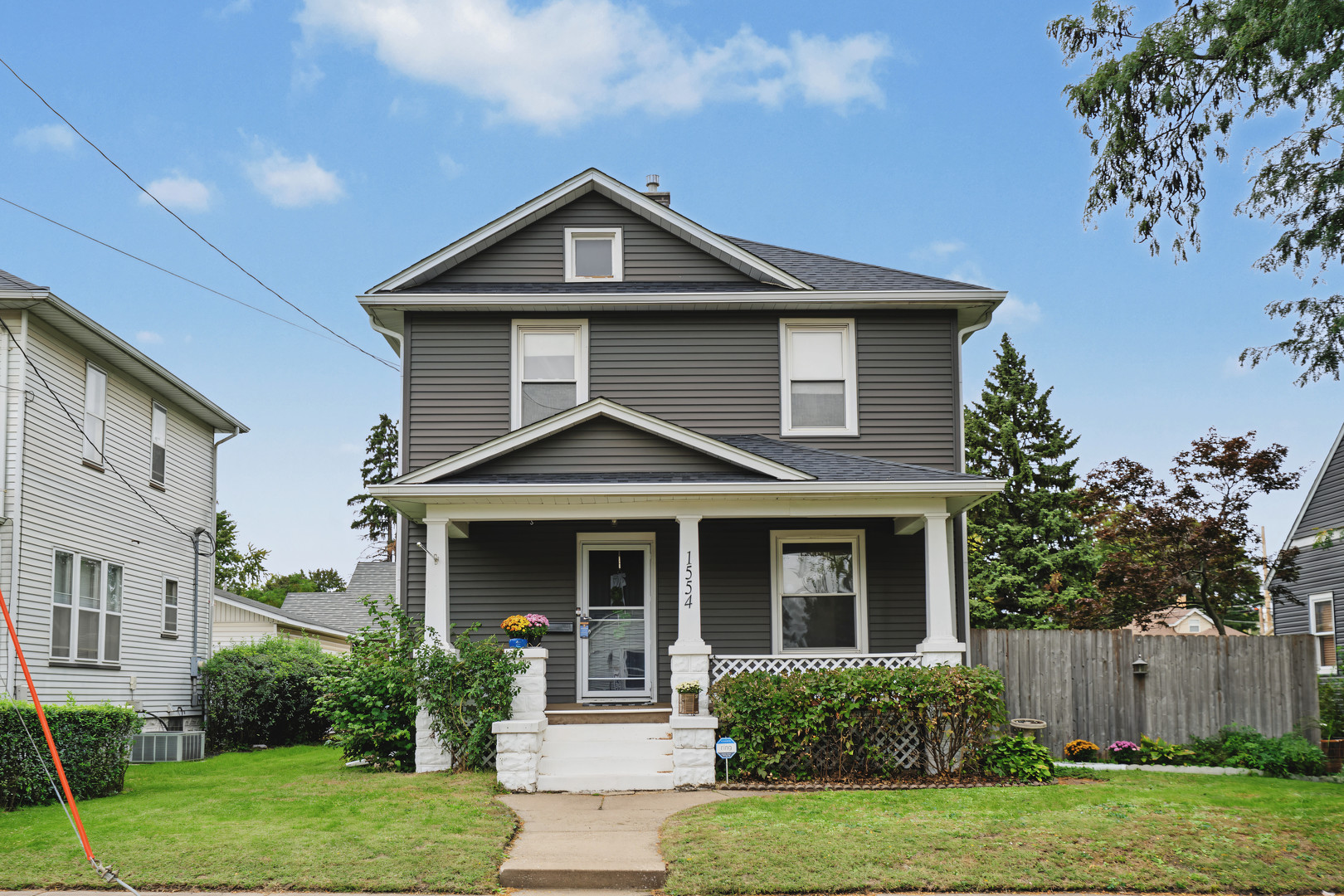 1554 W High Street Property Photo 1