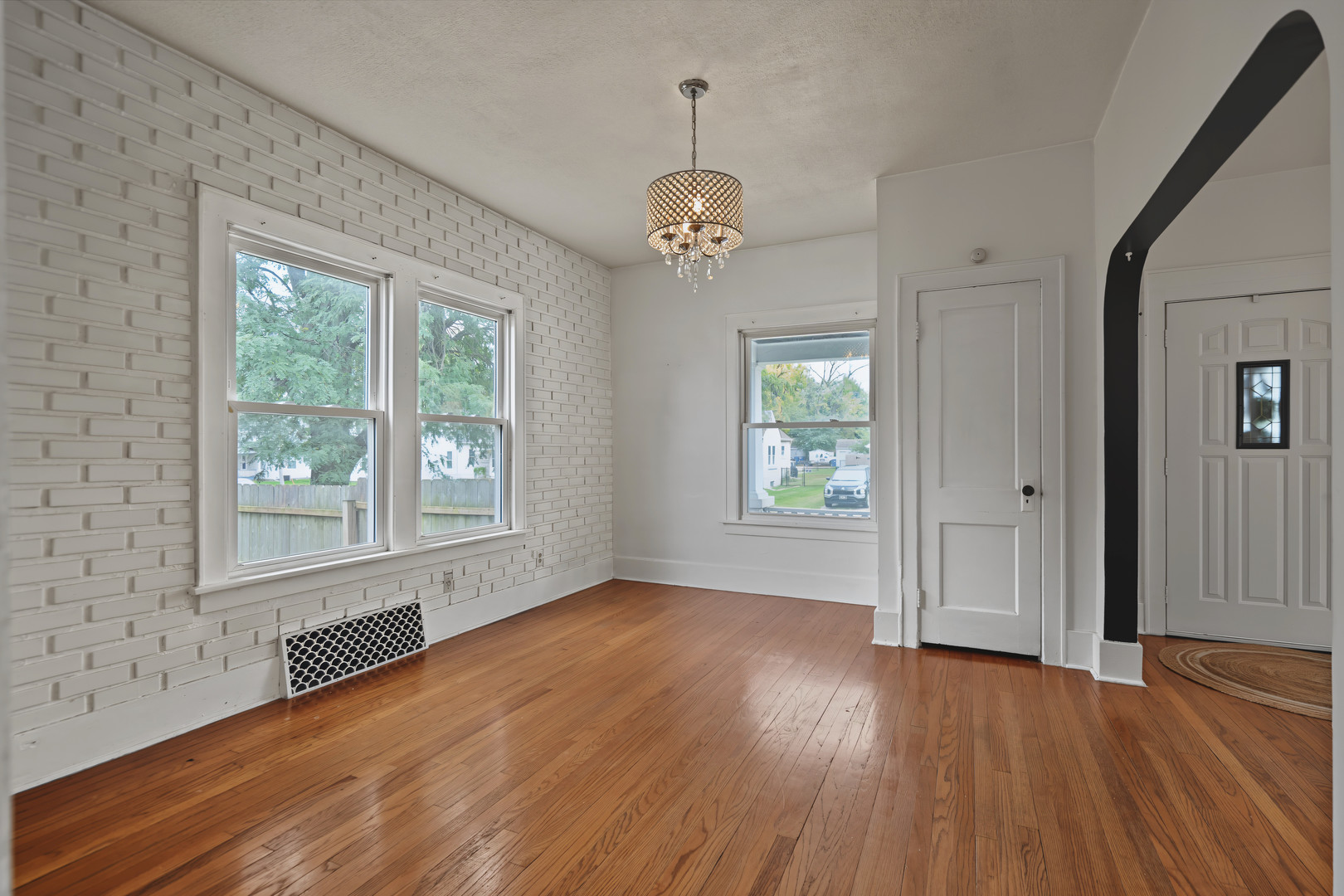1554 W High Street Property Photo 5