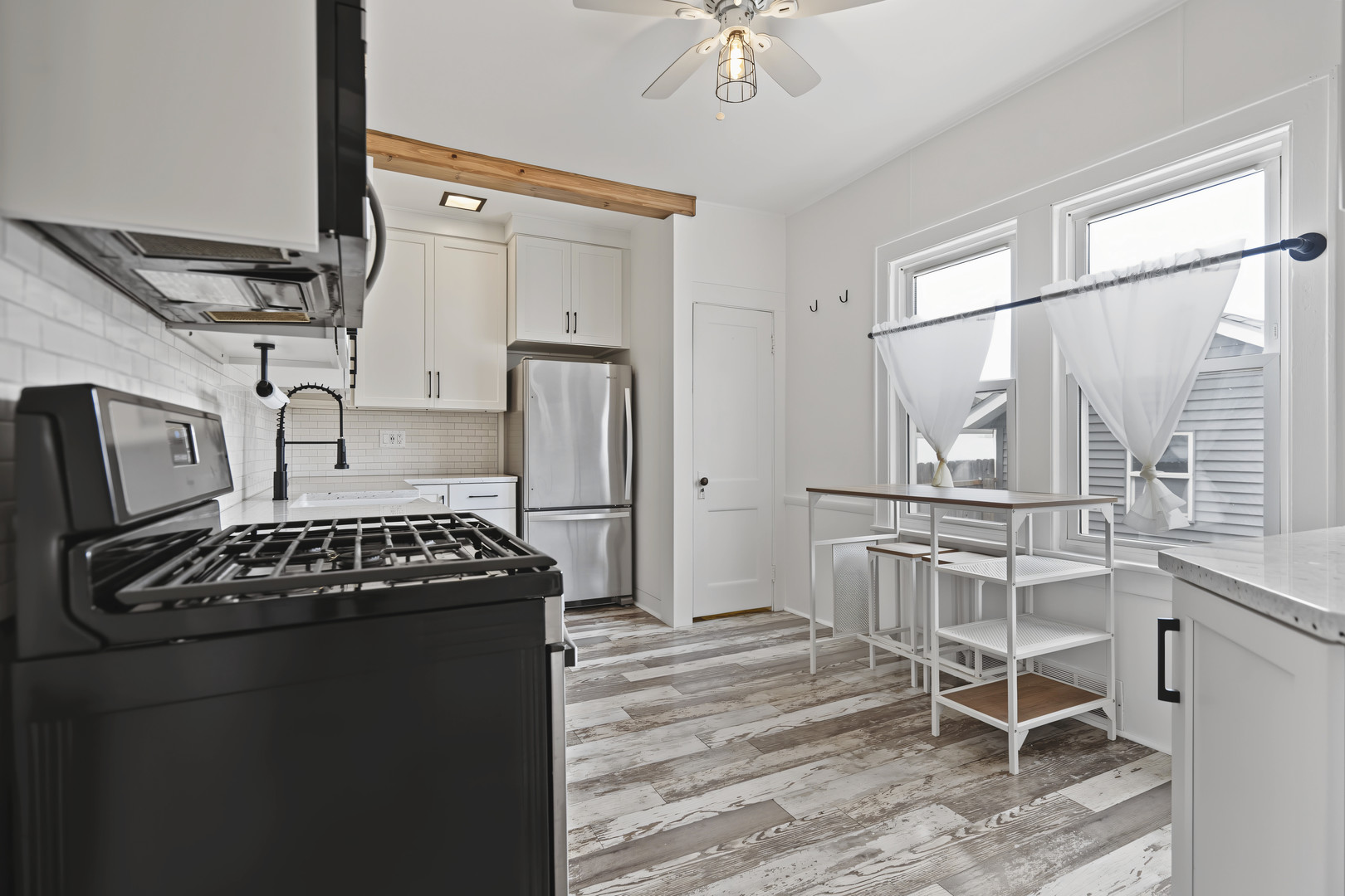 1554 W High Street Property Photo 7