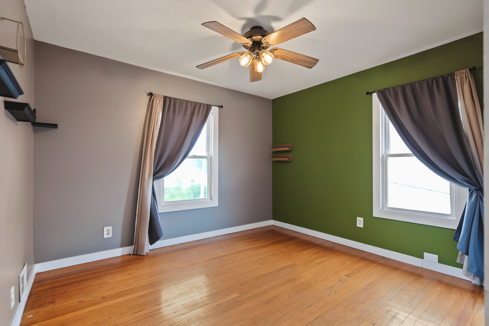 1554 W High Street Property Photo 10