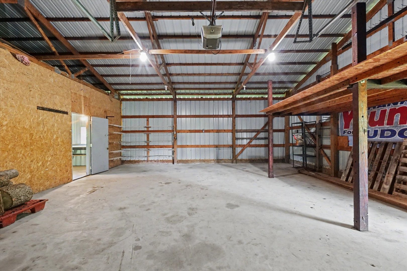 205 E Holloway Street Property Photo 5