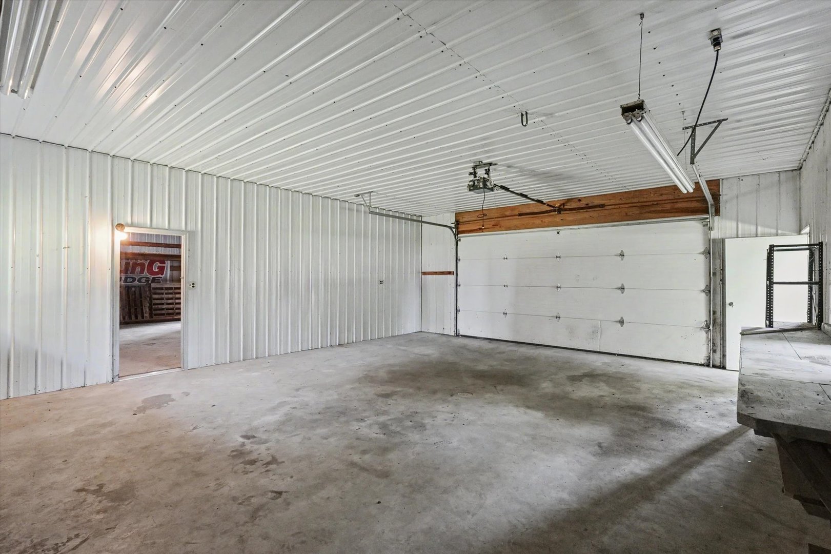 205 E Holloway Street Property Photo 8