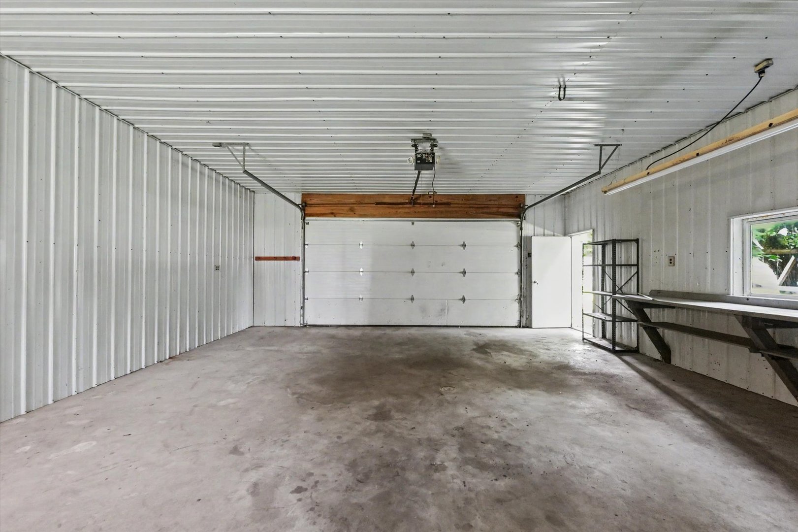 205 E Holloway Street Property Photo 10