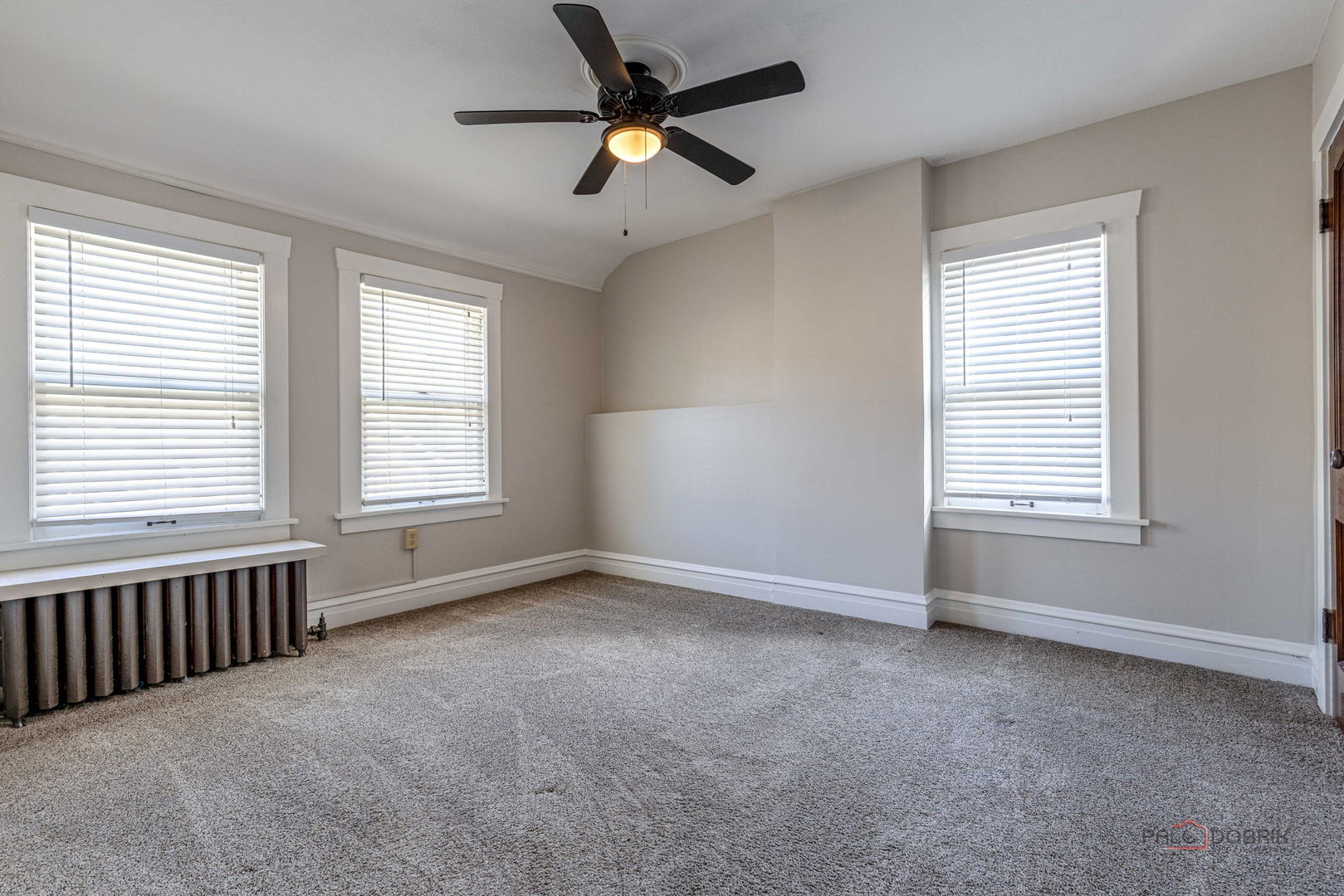 519 Laurel Street Property Photo 17