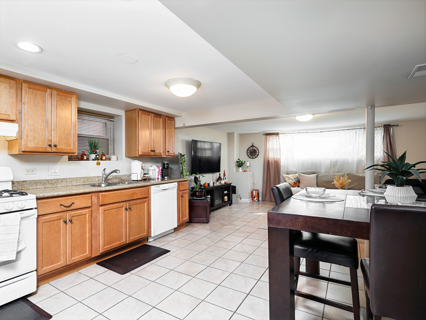 7828 W Addison Street Property Photo 25