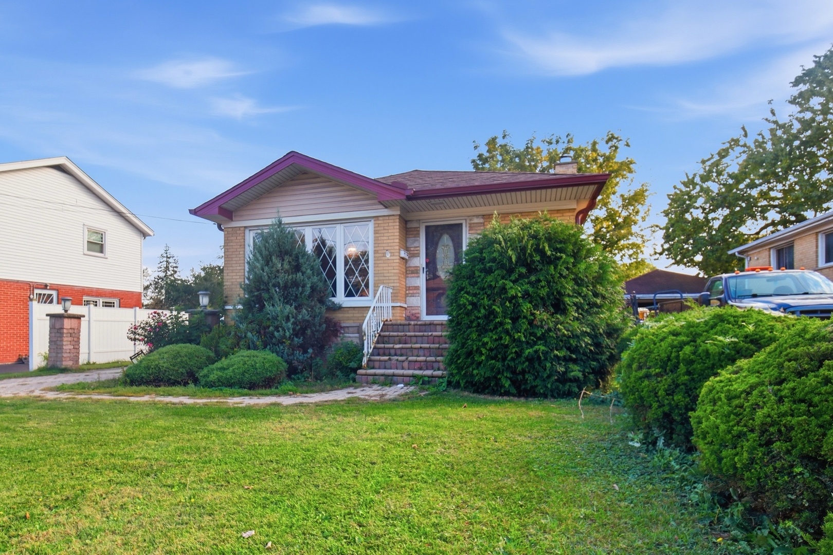 5825 W Maple Avenue Property Photo 1