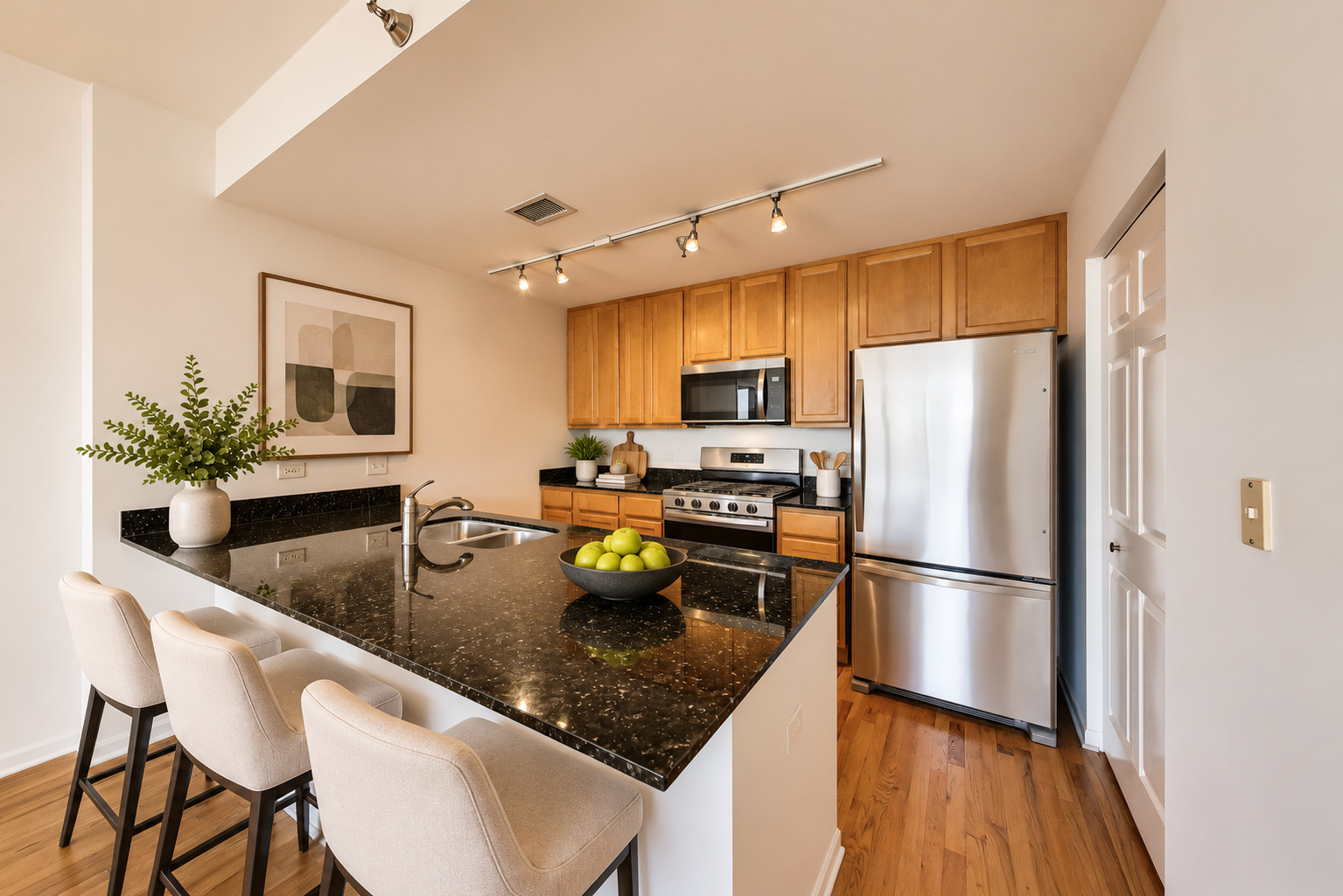 3232 N Halsted Street D804 Property Photo 6