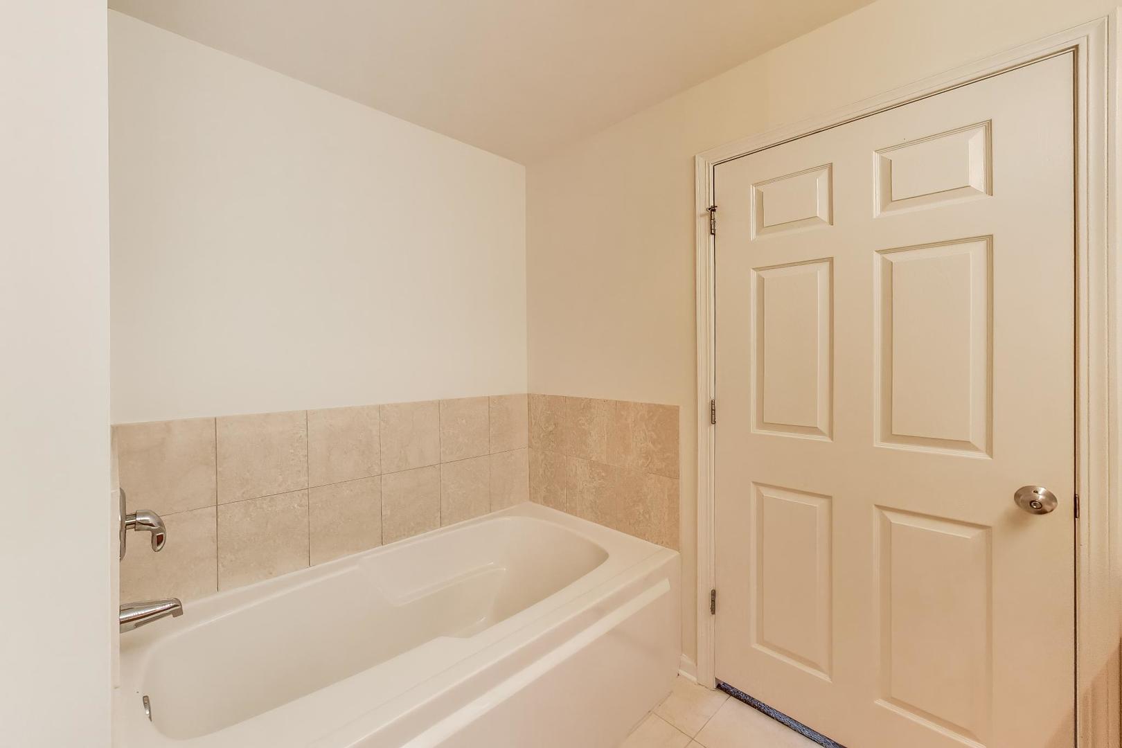3232 N Halsted Street D804 Property Photo 11