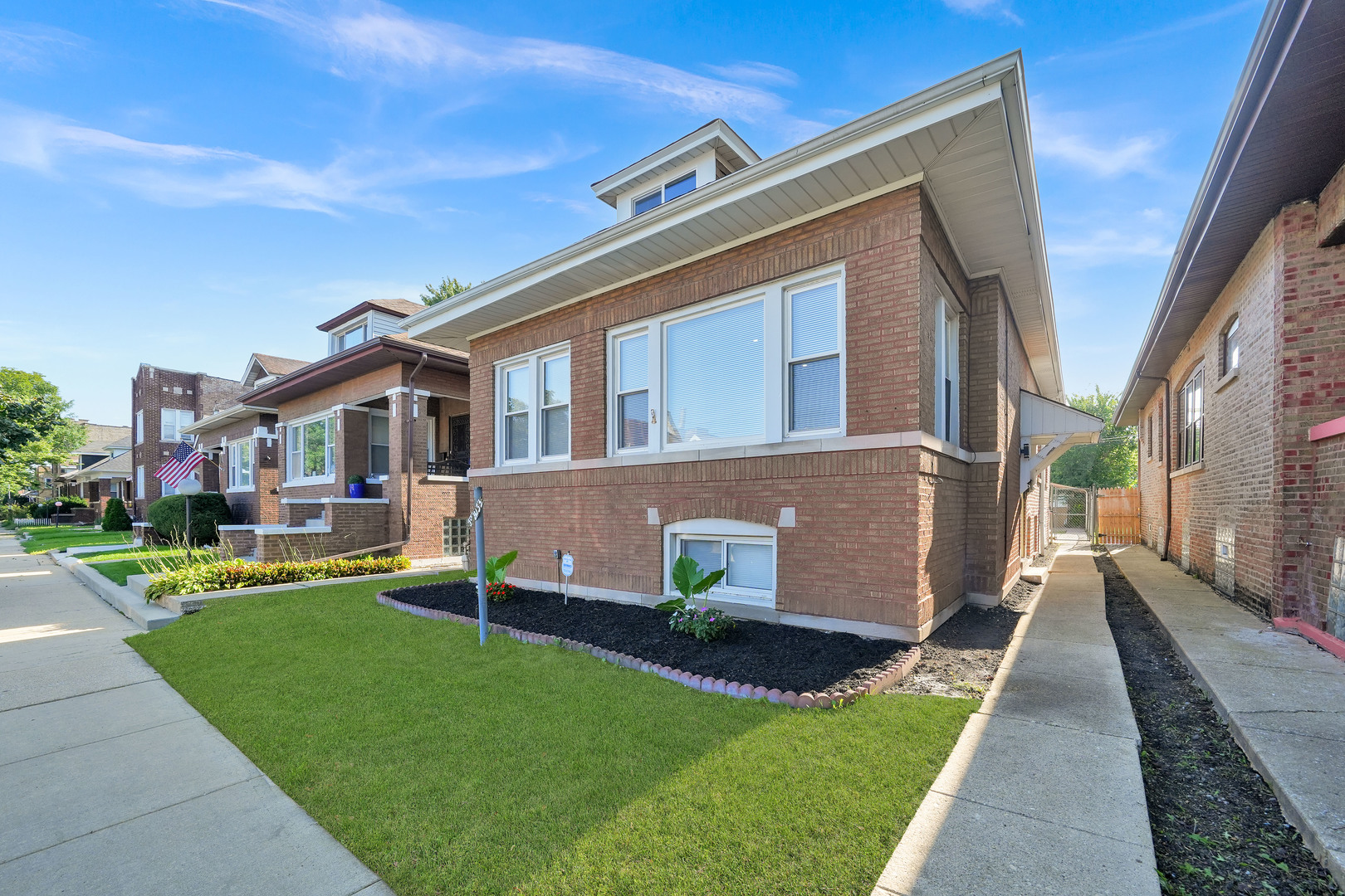8133 S Loomis Boulevard Property Photo 1