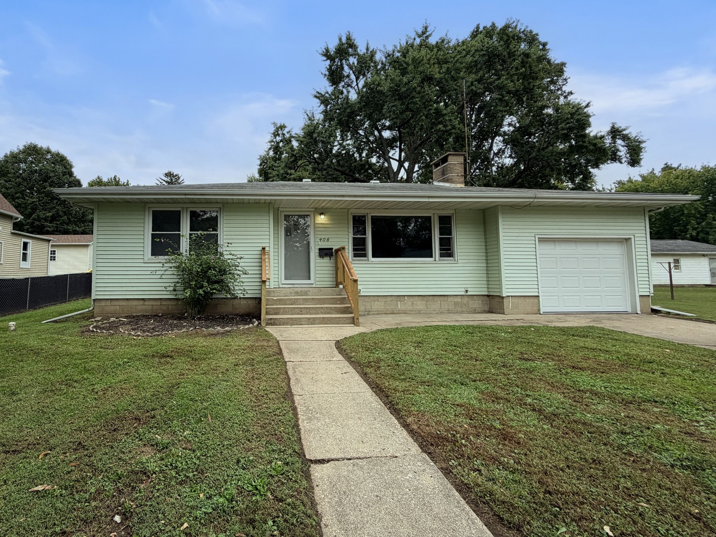 408 S Prairie Street Property Photo 1