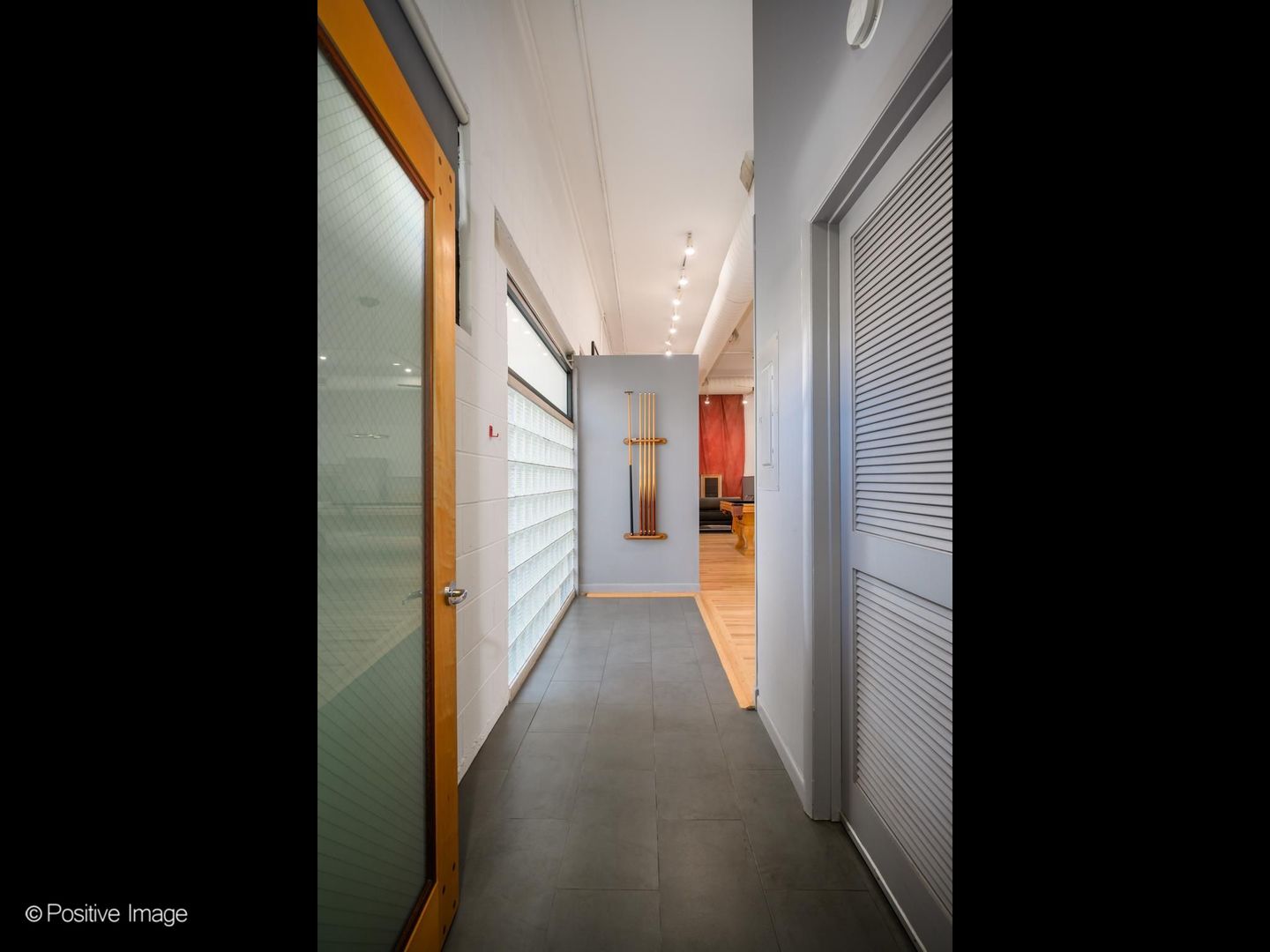 400 N Racine Avenue 105 Property Photo 2