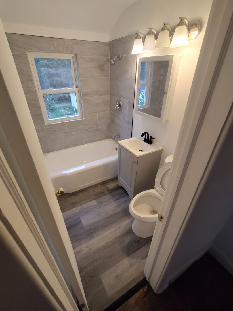 9604 S Euclid Avenue Property Photo 3