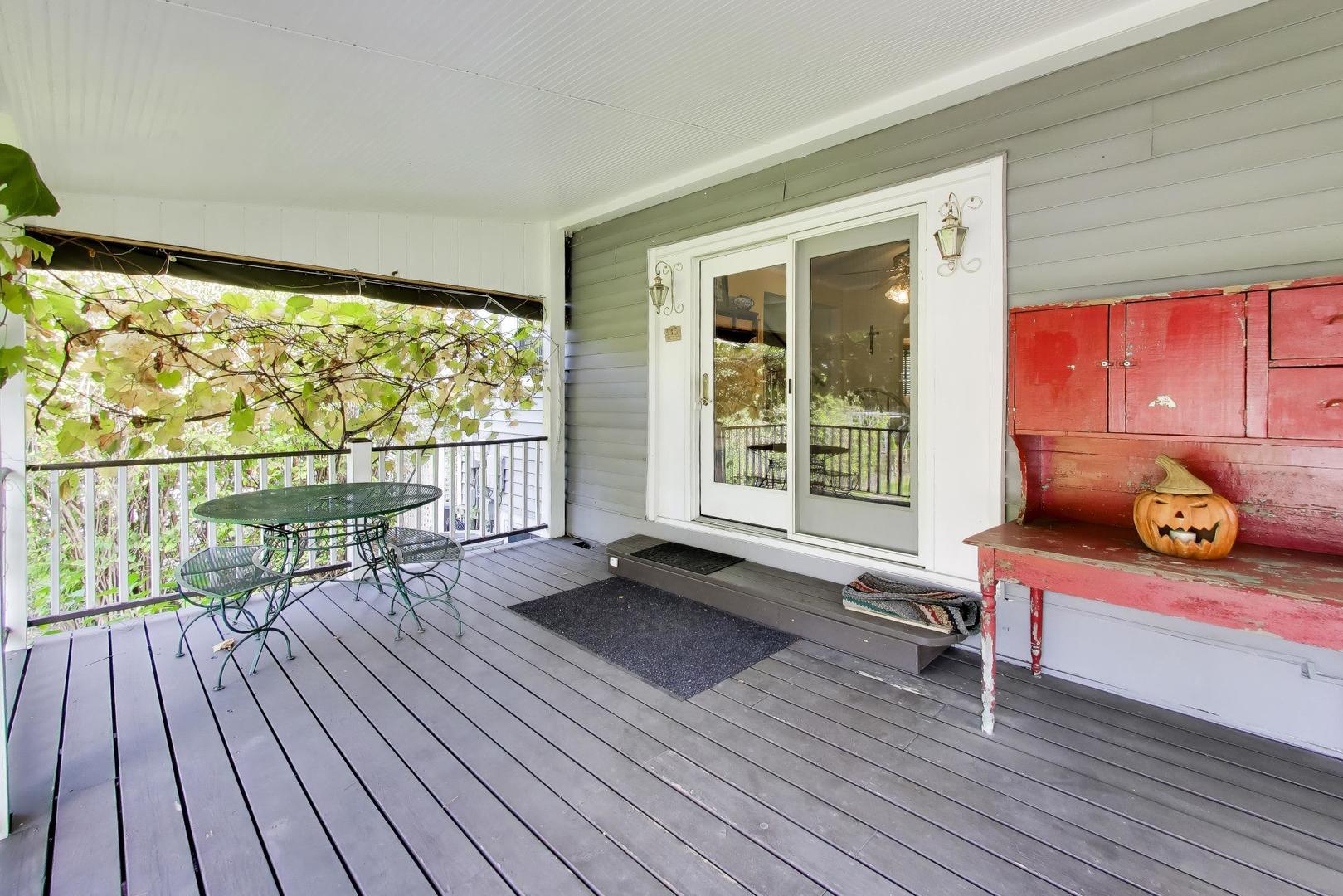 314 S Wolf Road Property Photo 4
