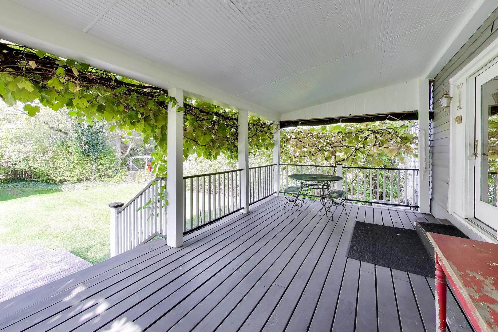 314 S Wolf Road Property Photo 5