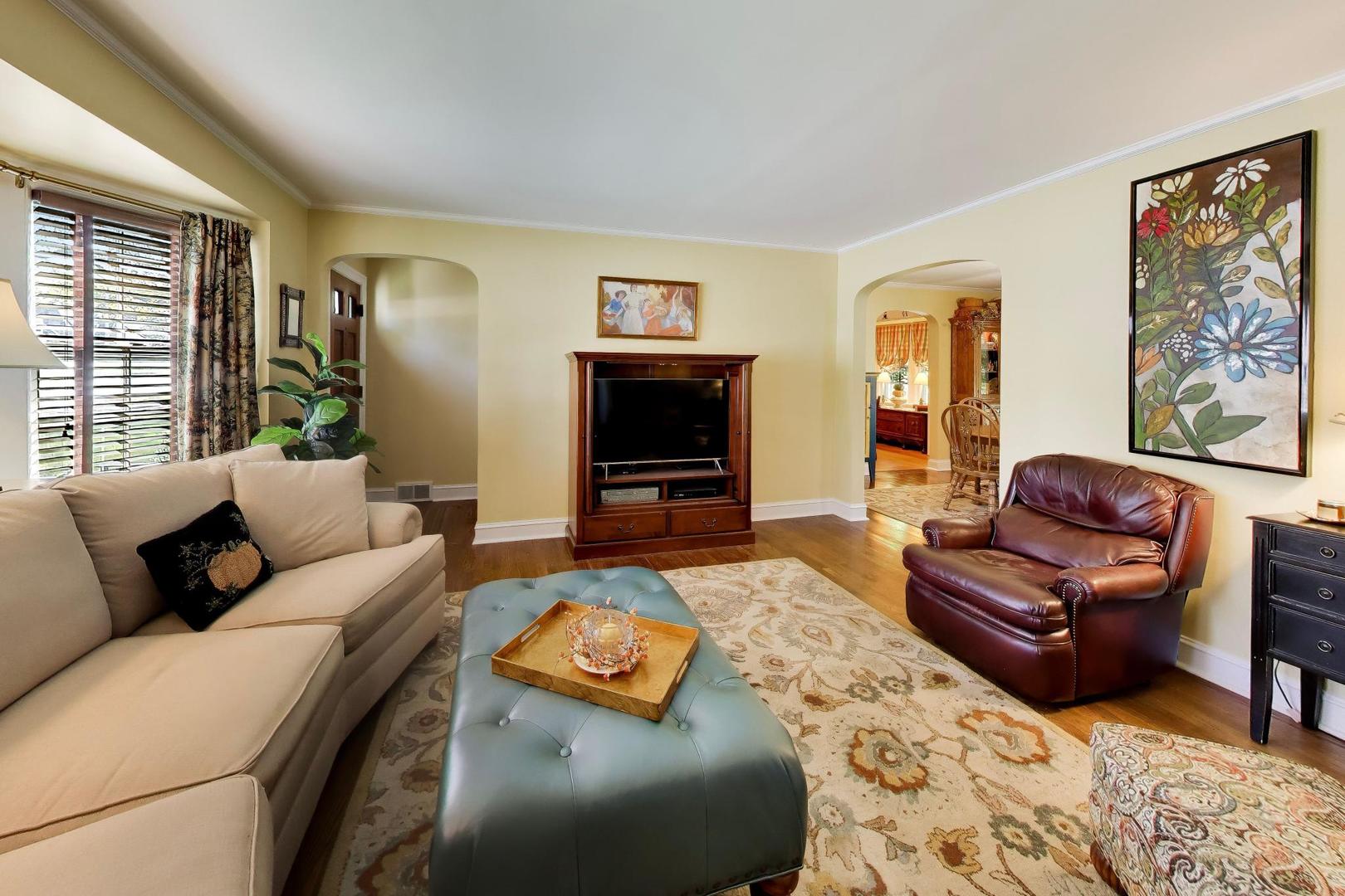 314 S Wolf Road Property Photo 10