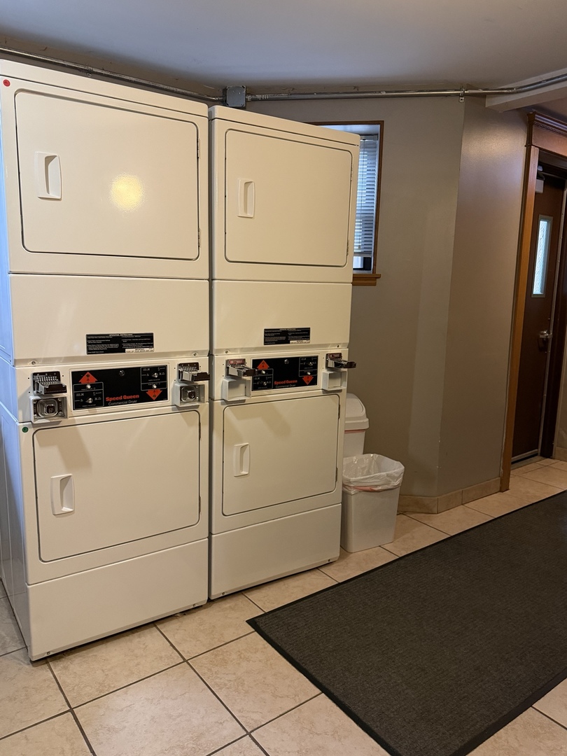 4011 N Kenmore Avenue G3 Property Photo 17
