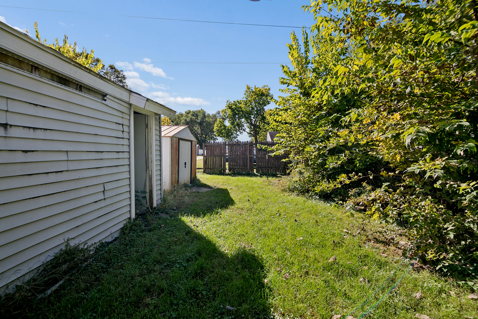 413 W Superior Street Property Photo 15