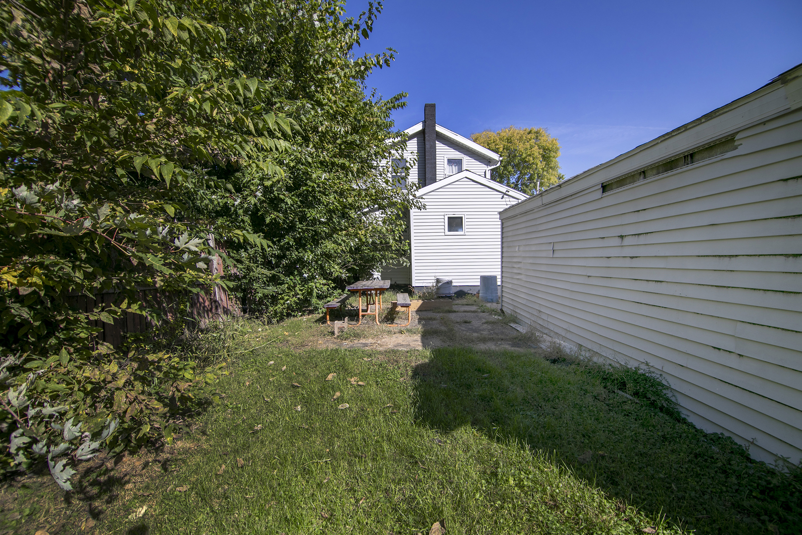 413 W Superior Street Property Photo 16