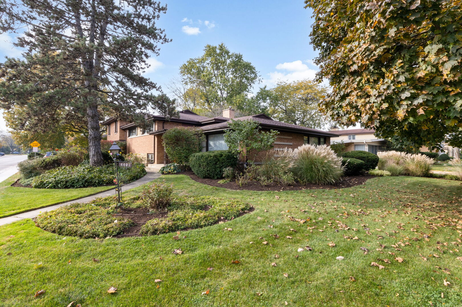4401 W Lunt Avenue Property Photo 1