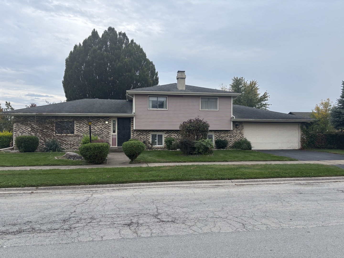 18506 Clyde Avenue Property Photo 1