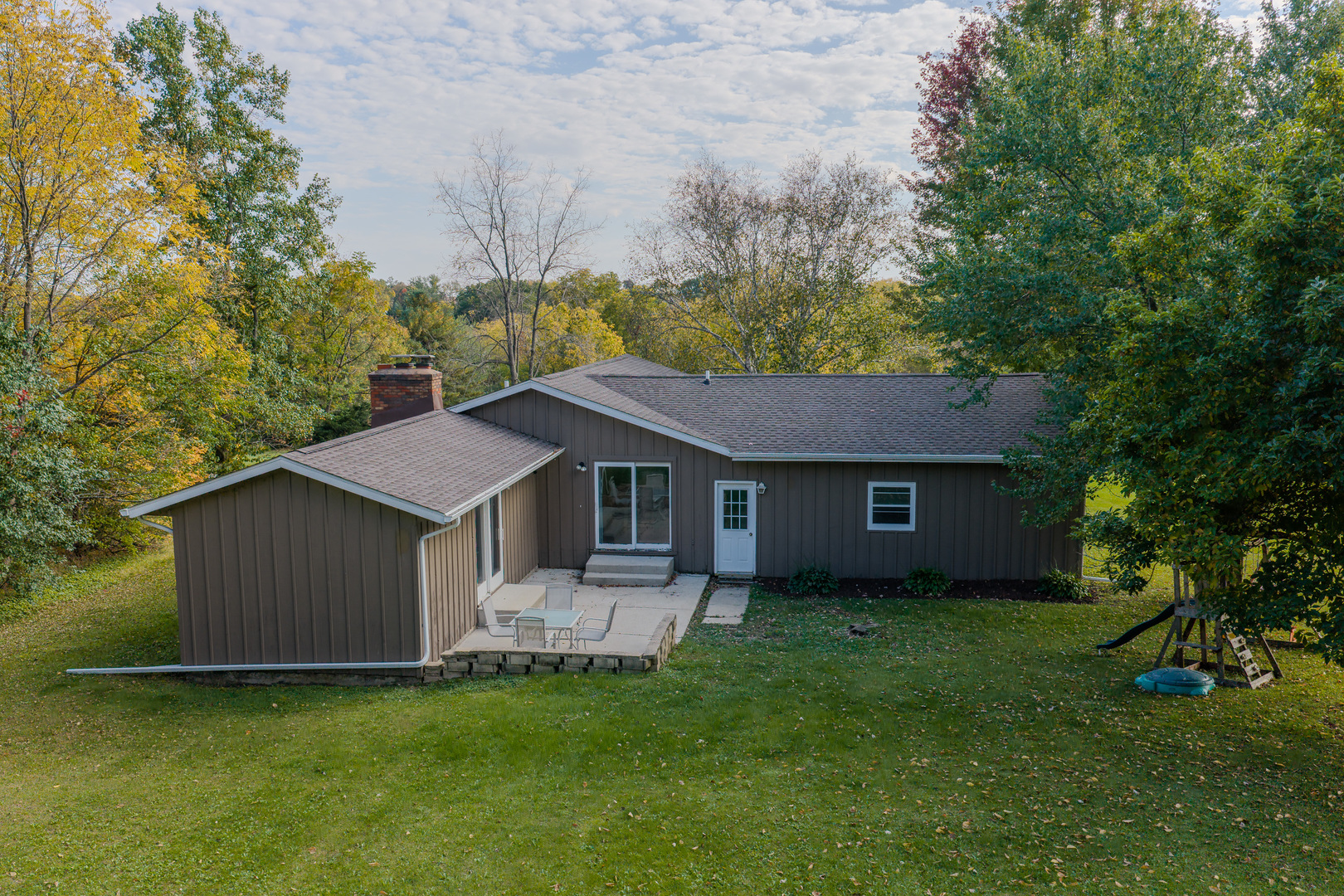 1733 Lake Summerset Road Property Photo 1