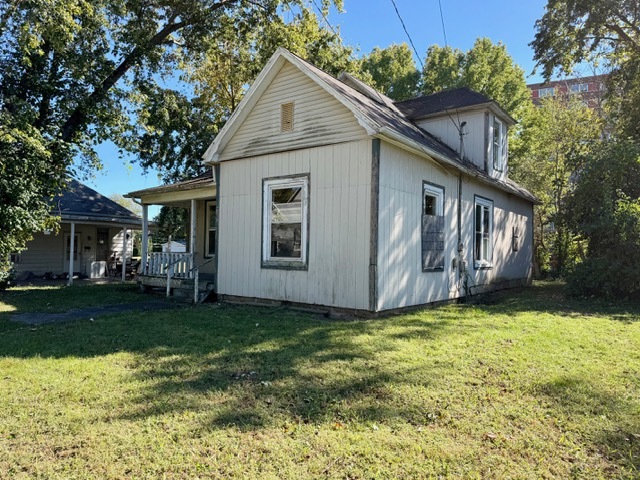 711 Wisely Street Property Photo 2