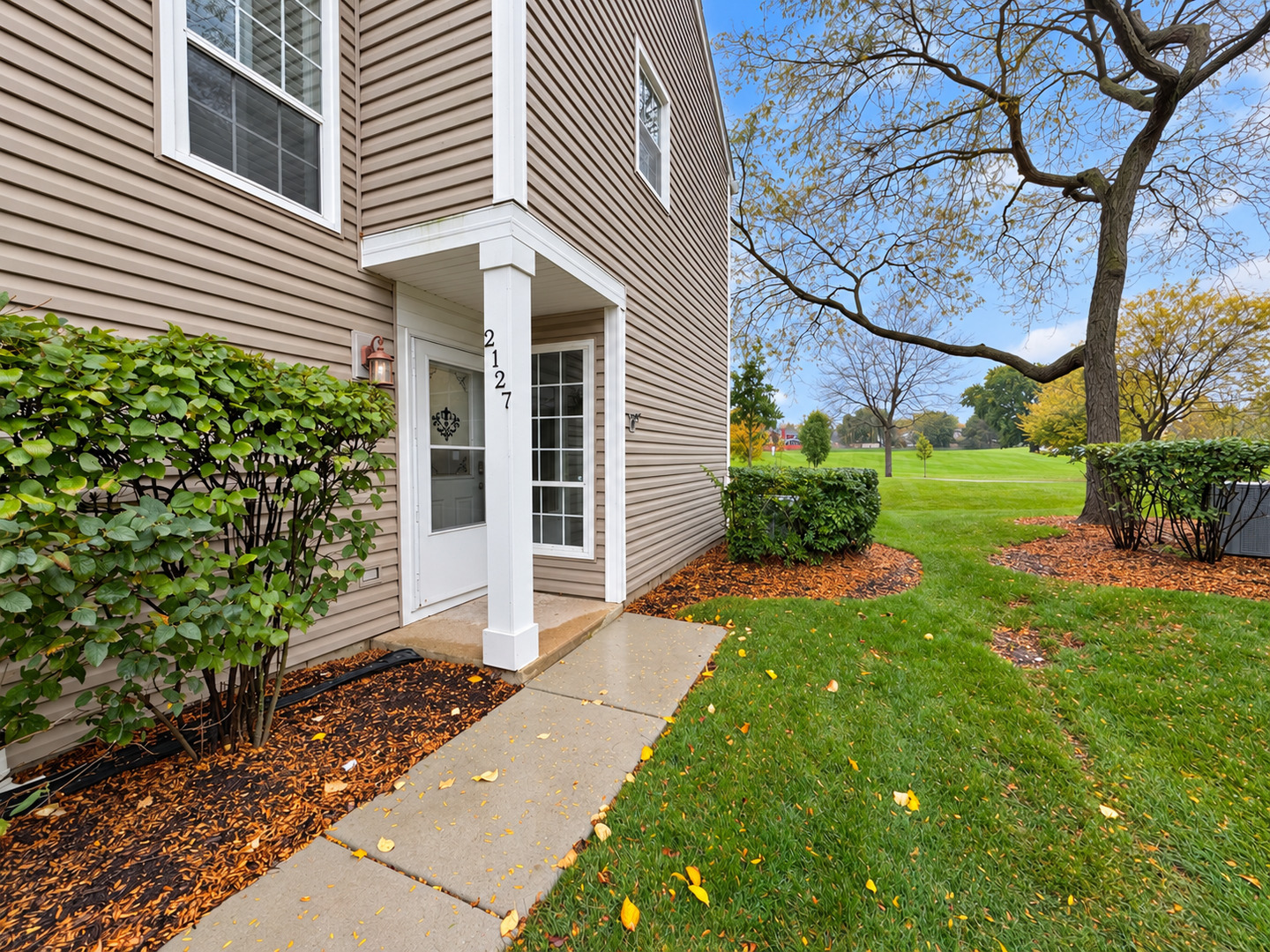 2127 Southwind Circle Property Photo 3