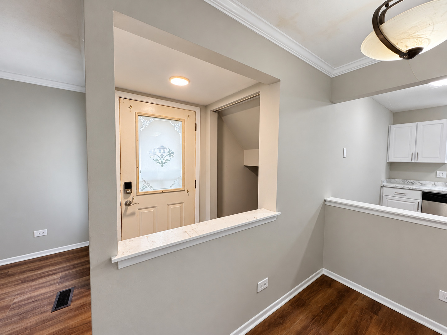2127 Southwind Circle Property Photo 4